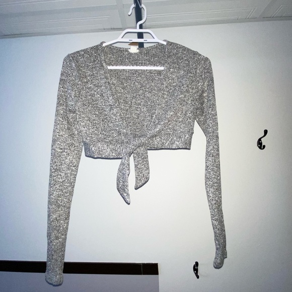 Grey long sleeve crop top - Picture 1 of 4